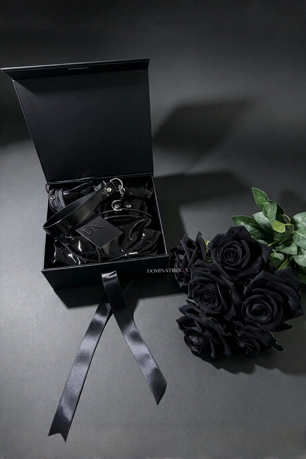 TRIX 3-Piece Set with ONYX Choker in Gift Box